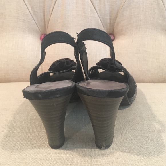 Sz 8/Fits 7.5 Black Madden Girl Stacked Bow Heels - Picture 3 of 4